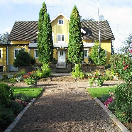 Vaenhems Cafe & Vandrarhem Korsberga Экстерьер фото