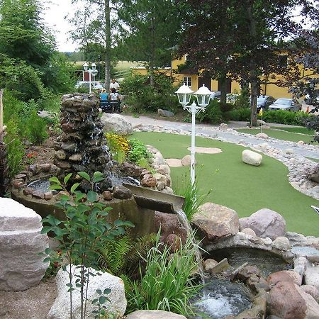 Vaenhems Cafe & Vandrarhem Korsberga Экстерьер фото